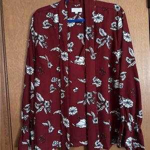 Mudpie Floral Burgundy Women's Top, size L, Ties at neck. Ruffled sleeves.